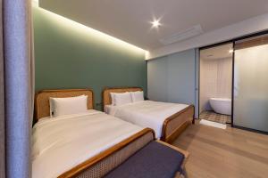 hound gardenandterrace hotel