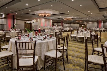 doubletree by hilton libertyville mundelein