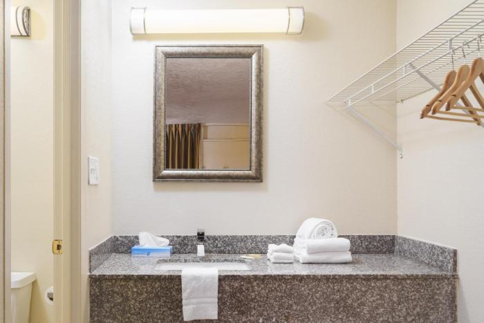 americana inn a travelodge by wyndham