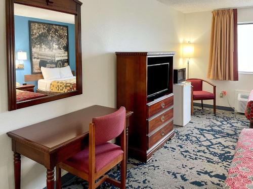 rodeway inn near i 35 lamoni