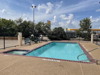 Quality Inn & Suites,Parker County>>Parker,2 star