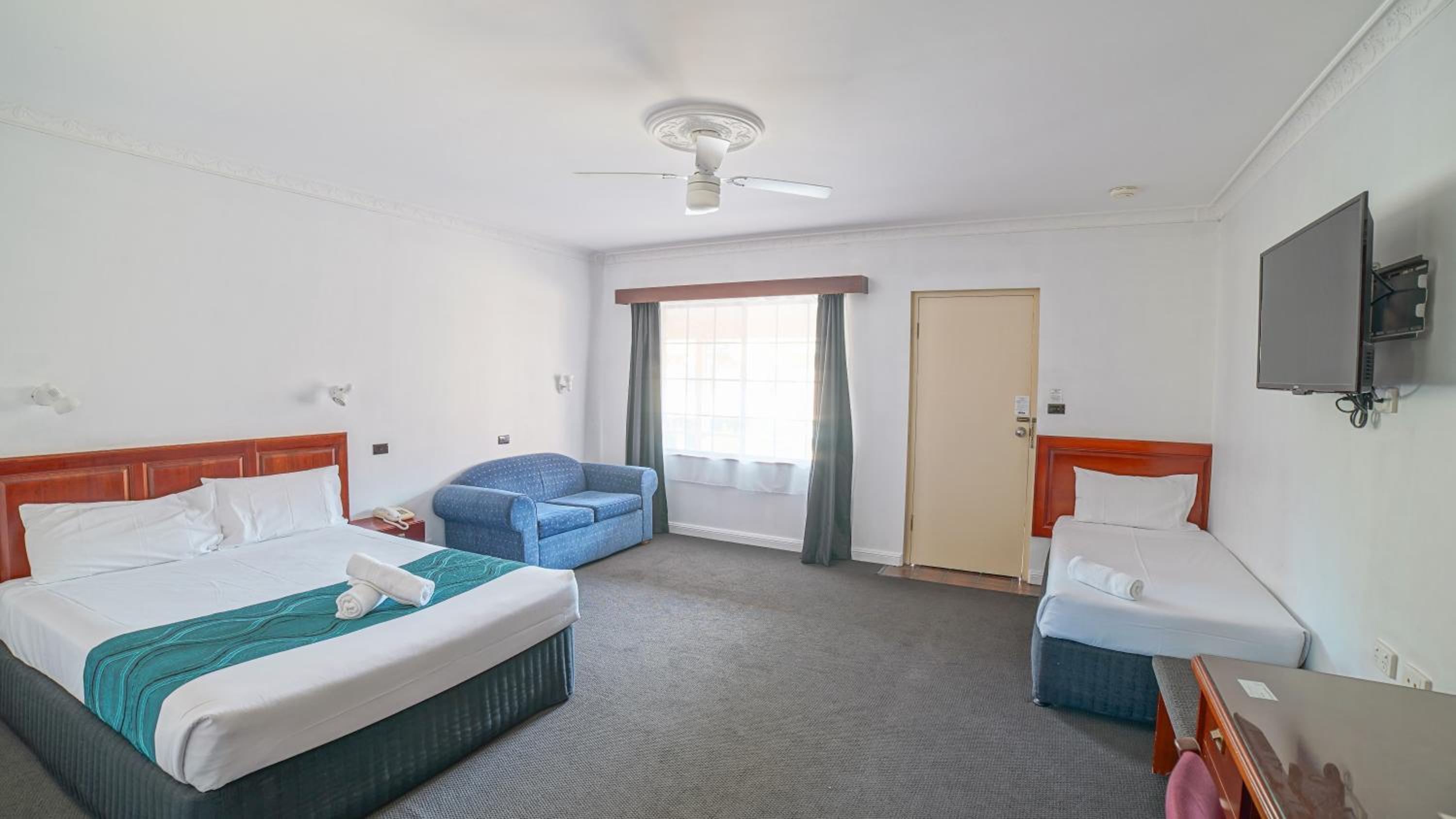 country 2 coast coffs harbour motor inn