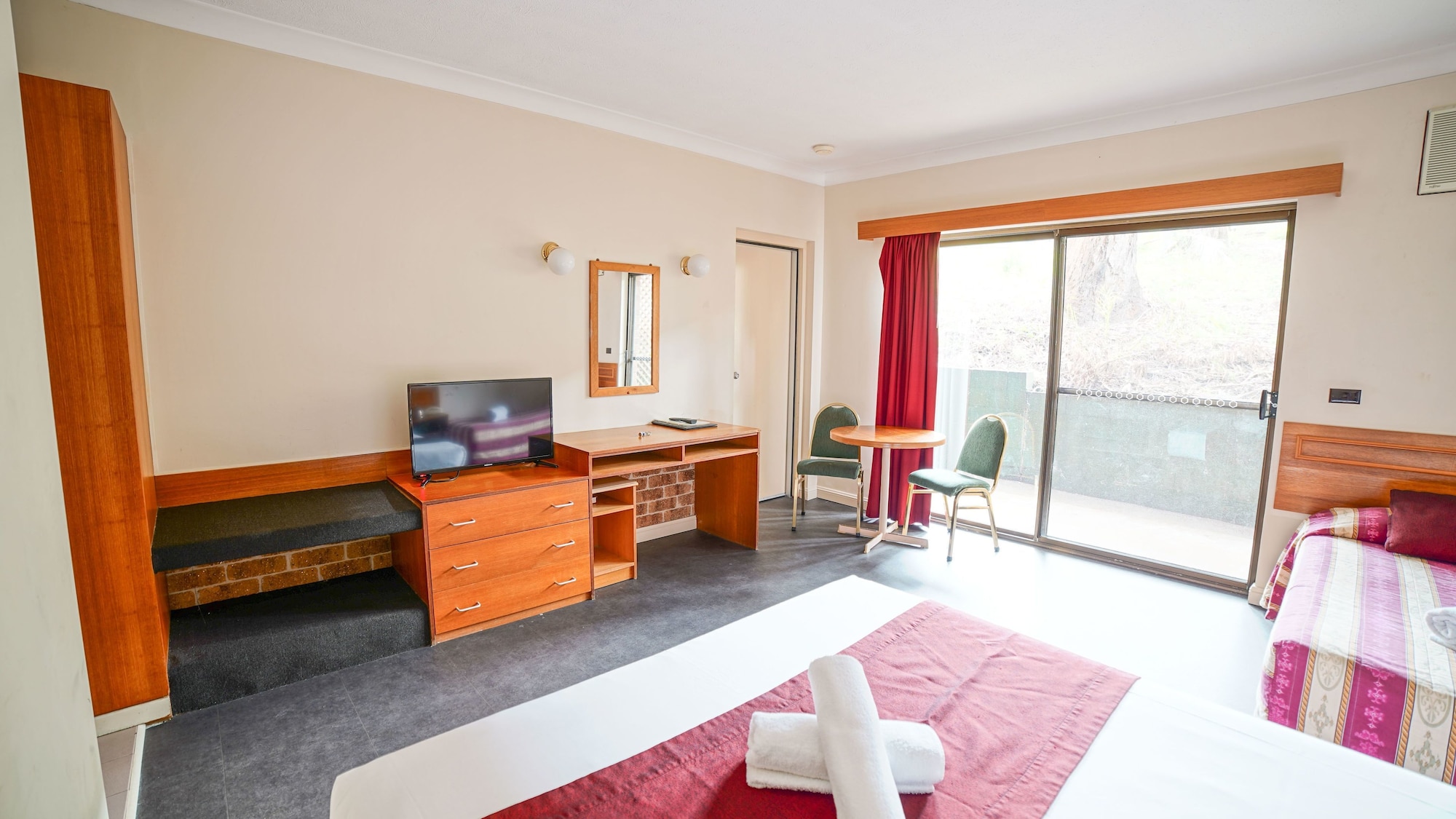 country 2 coast coffs harbour motor inn