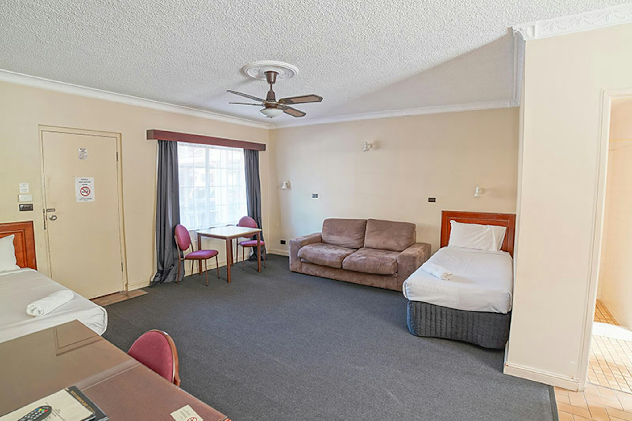 country 2 coast coffs harbour motor inn