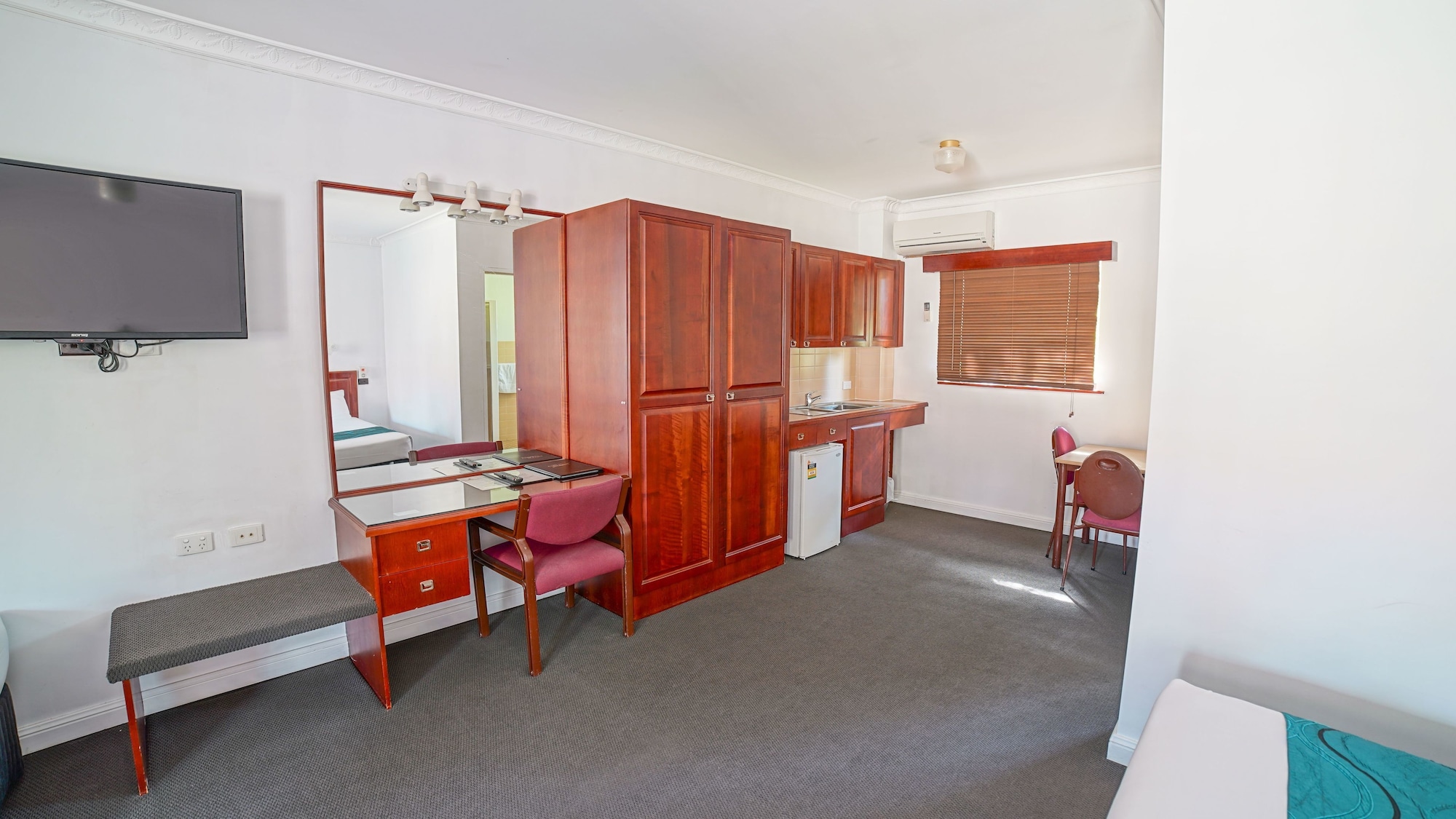 country 2 coast coffs harbour motor inn