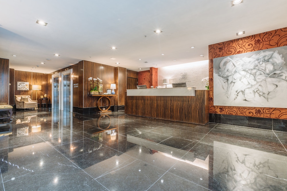 lhermitage hotel