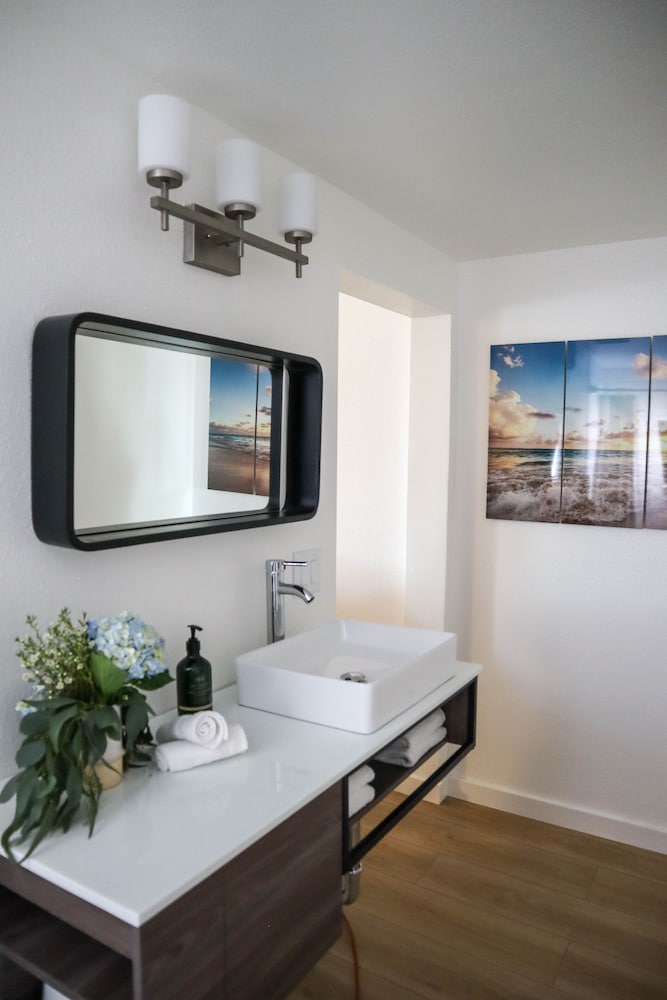 the surfbreak hotel