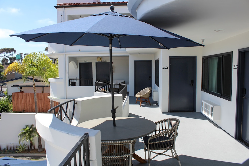 the surfbreak hotel
