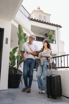 The Surfbreak Hotel,,2.5 star