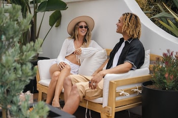 The Surfbreak Hotel,,2.5 star