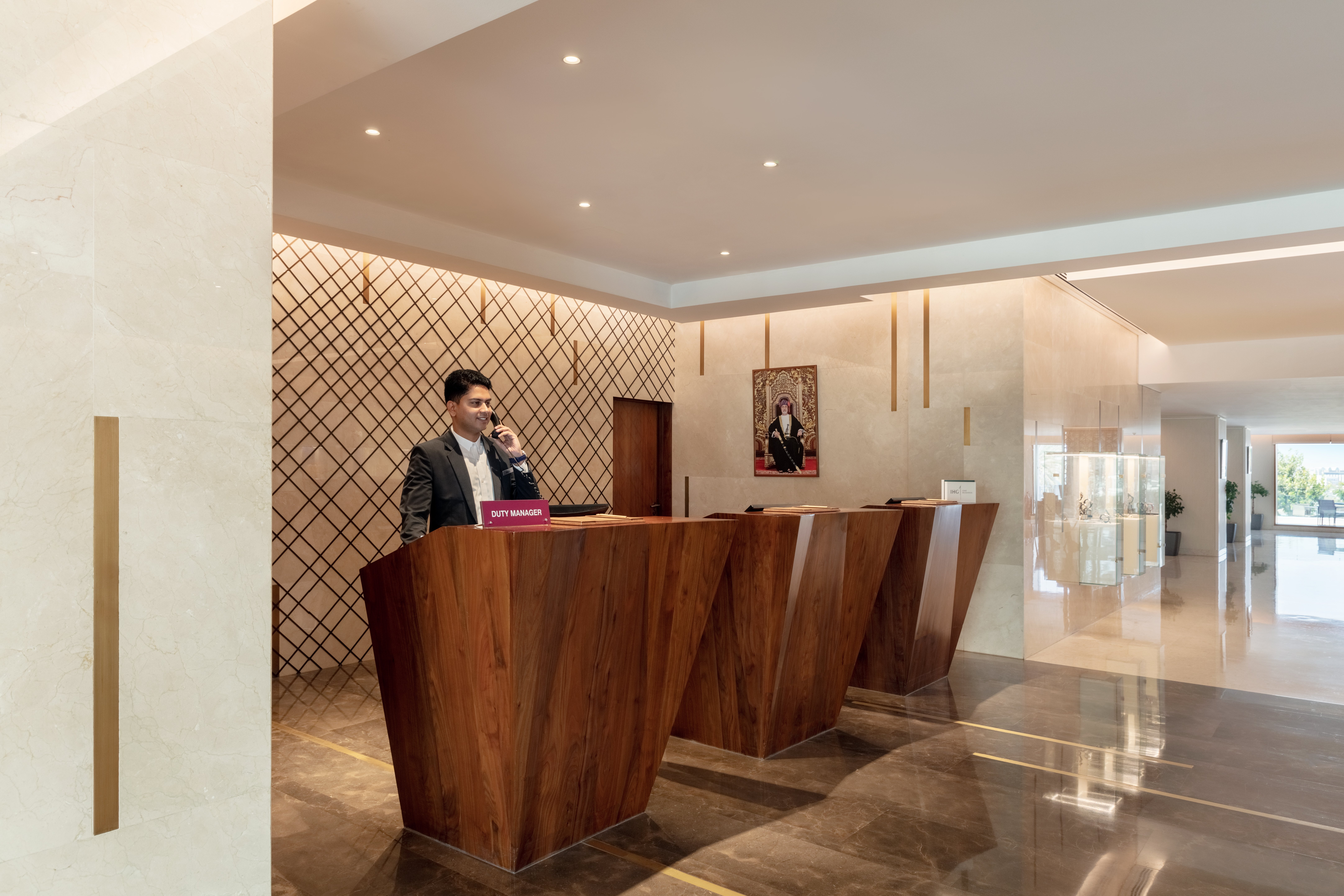 crowne plaza muscat an ihg hotel