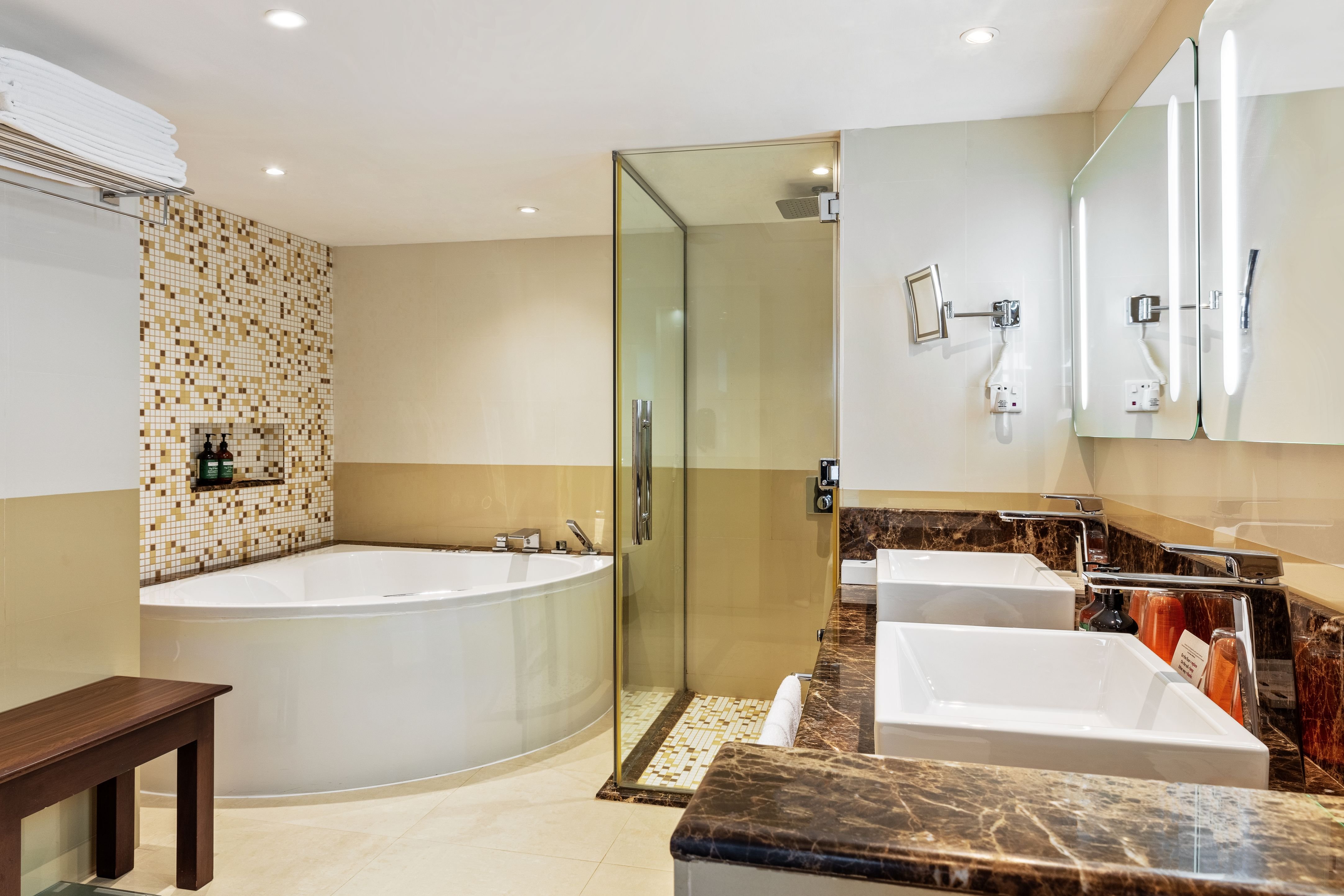crowne plaza muscat an ihg hotel