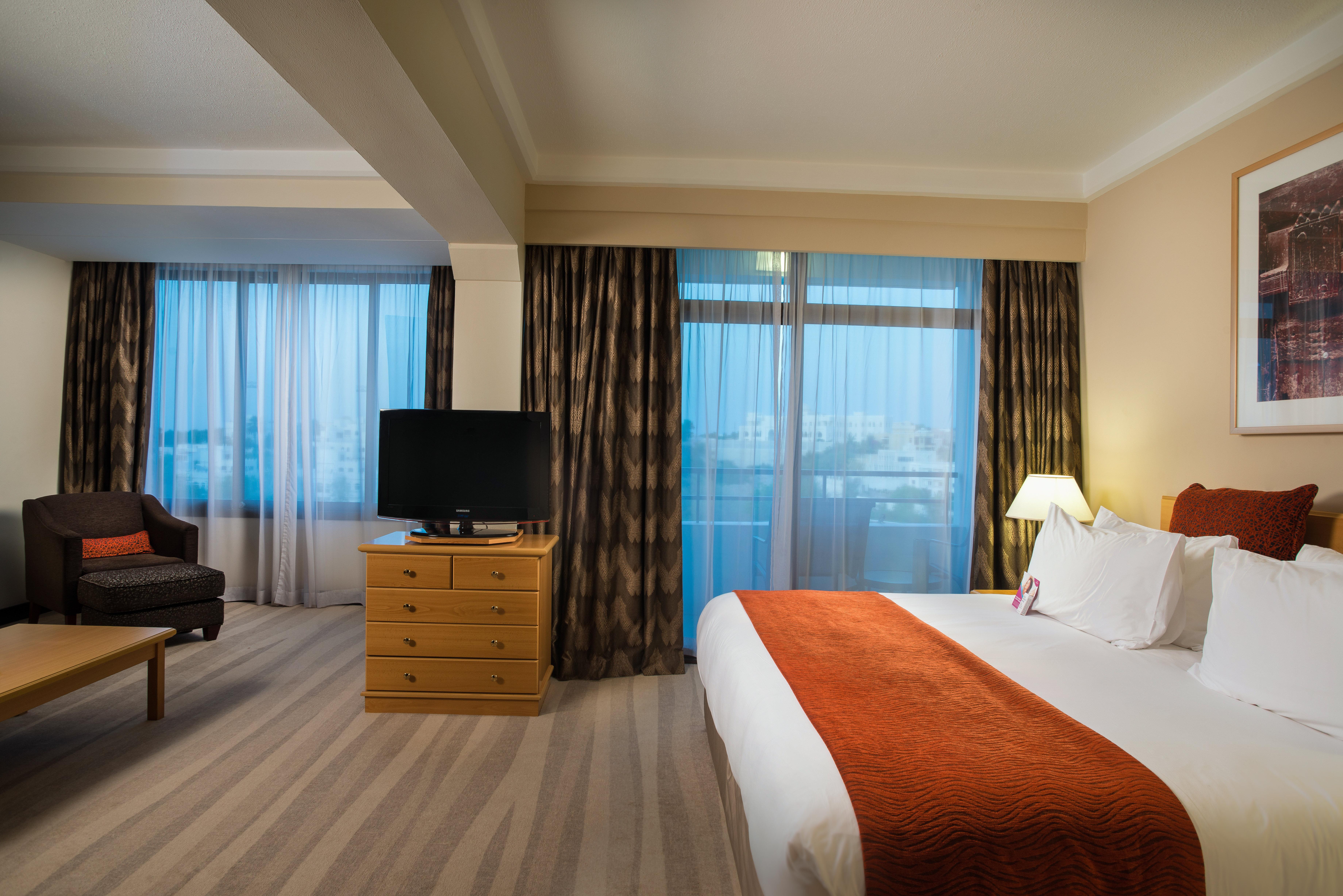 crowne plaza muscat an ihg hotel