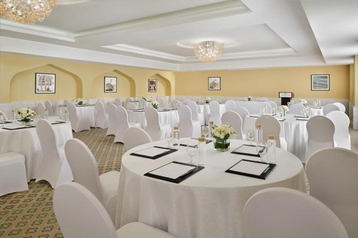 crowne plaza muscat an ihg hotel