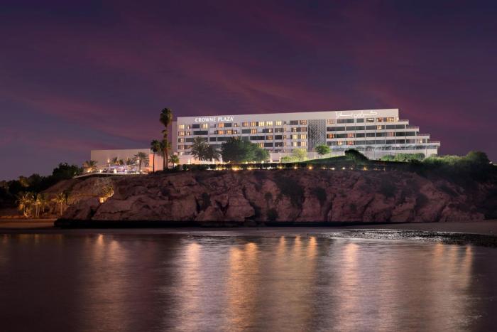 crowne plaza muscat an ihg hotel