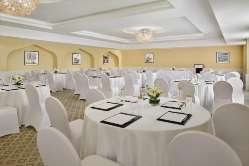 crowne plaza muscat an ihg hotel