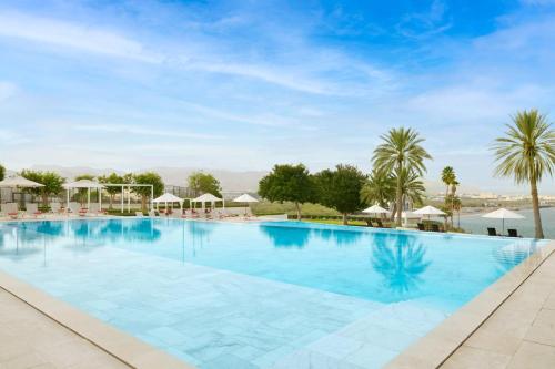 crowne plaza muscat an ihg hotel