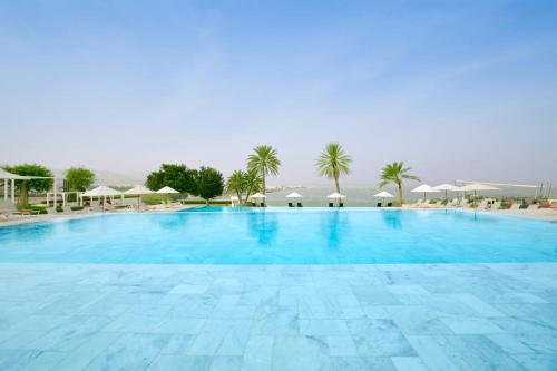 crowne plaza muscat an ihg hotel