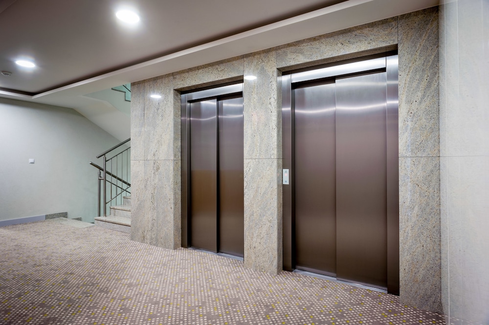 aparthotel invite