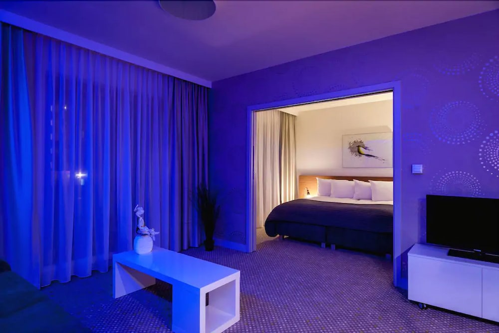 aparthotel invite