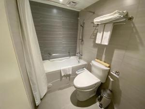 green world triplebeds hotel