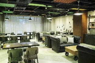 green world triplebeds hotel