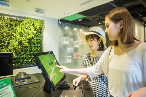 green world triplebeds hotel