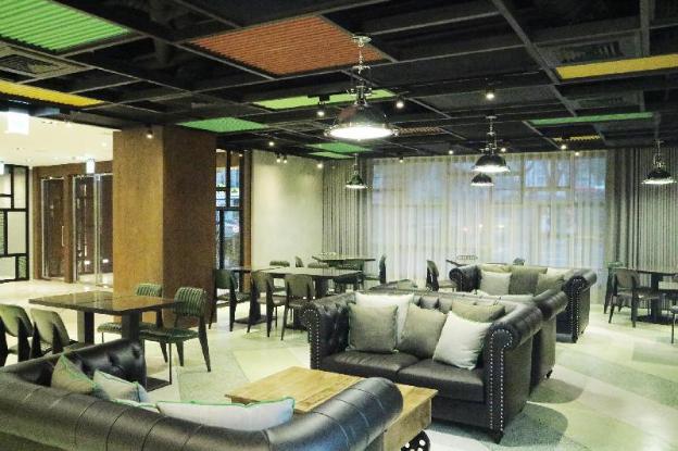 green world triplebeds hotel