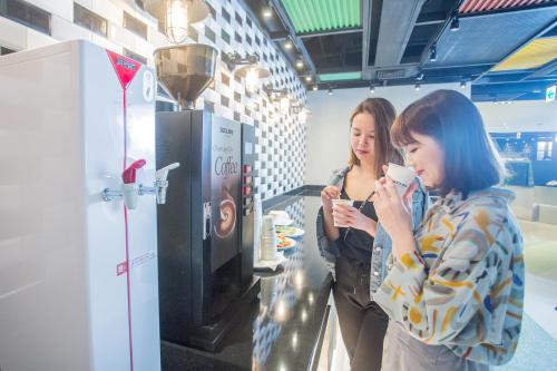 green world triplebeds hotel