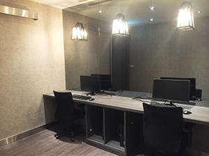 green world triplebeds hotel