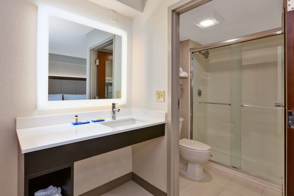 holiday inn express and suites blacksburg university area