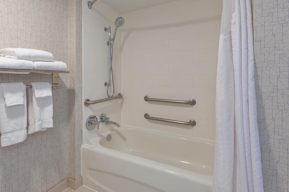 holiday inn express and suites blacksburg university area