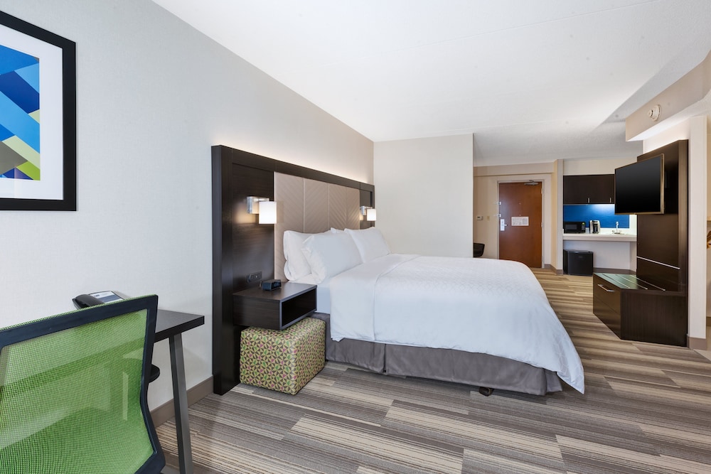 holiday inn express and suites blacksburg university area