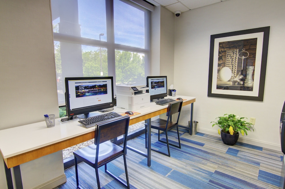 holiday inn express and suites blacksburg university area