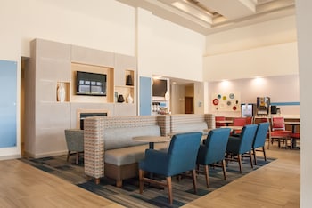 Holiday Inn Express And Suites Blacksburg- University Area,Virginia>>Blacksburg,2.5 star