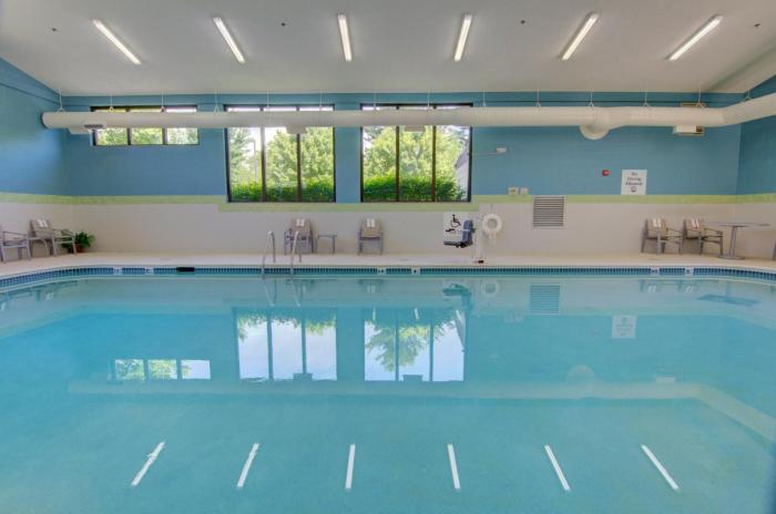 holiday inn express and suites blacksburg university area