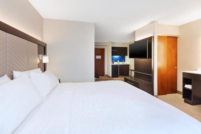holiday inn express and suites blacksburg university area