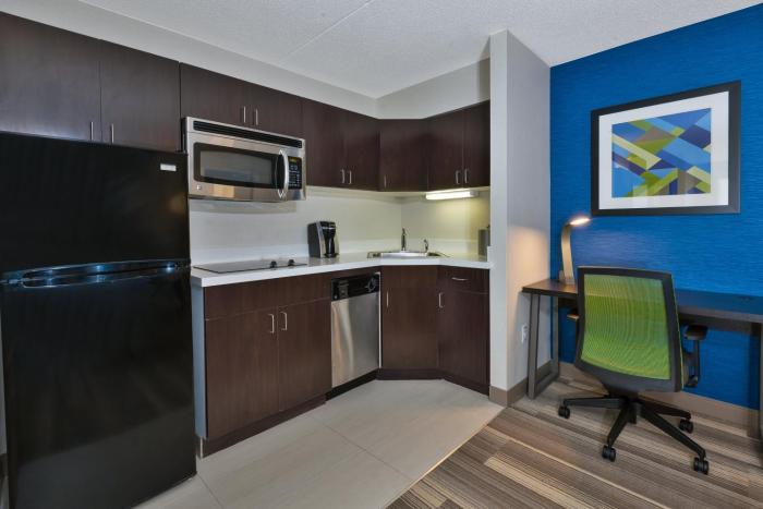 holiday inn express and suites blacksburg university area