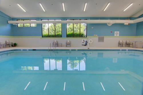 holiday inn express and suites blacksburg university area