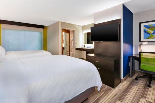 holiday inn express and suites blacksburg university area