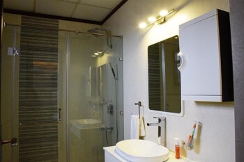 when in gurgaon service apartments near medanta medicity