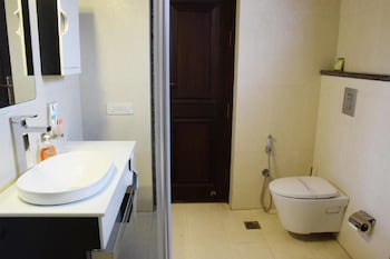 when in gurgaon service apartments near medanta medicity