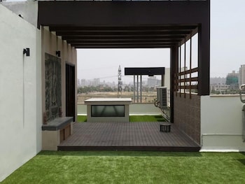 when in gurgaon service apartments near medanta medicity