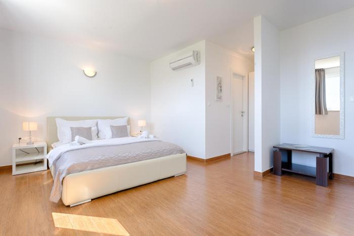 adriatic queen residence