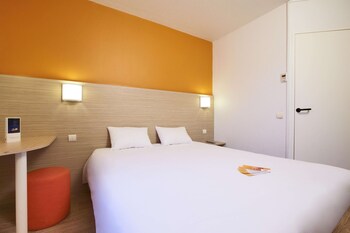 premiere classe bordeaux nord lac