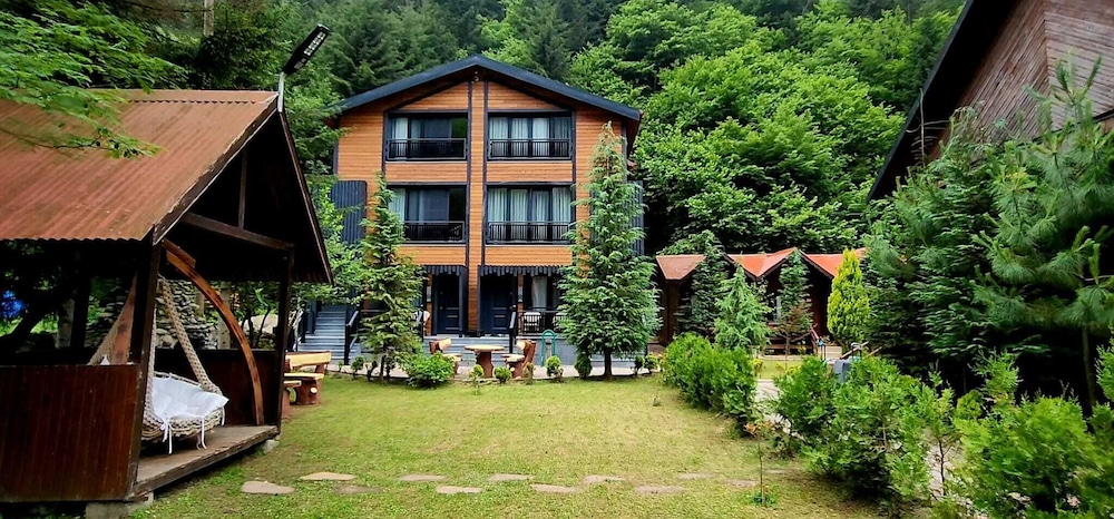 akyuz kardesler hotel and bungalow