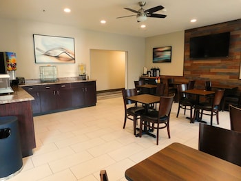 Island Suites,,2.5 star