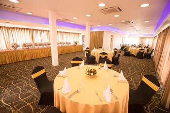 Gsh Colombo,Nuwara Eliya>>Colombo,3.5 star
