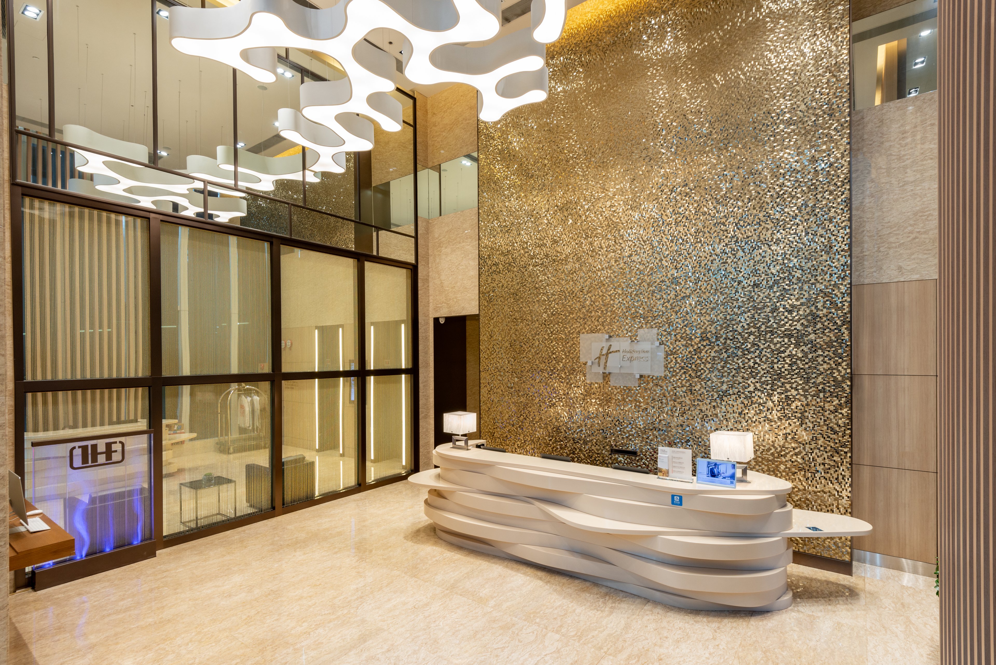 holiday inn express hong kong mongkok by ihg