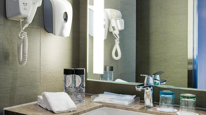 holiday inn express hong kong mongkok by ihg